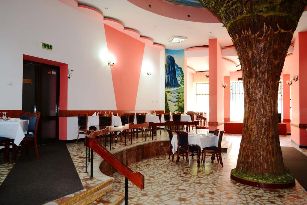 Hotel Bradul Durau Esterno foto